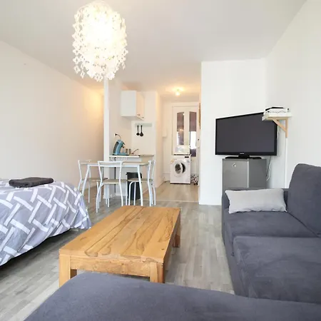 Verdun Centre - Studio - 1 Lit Et Canape Convertible - Internet Et Tv - 4 Personnes - Gere Par Presta-Zen'Services Buitenkant foto